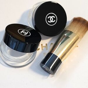 Chanel Foundation Brush Travel container set